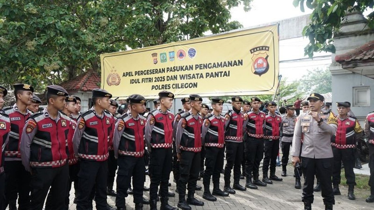 Polda Banten kerahkan personel untuk mengamankan jalur wisata Anyer yang diprediksi ramai dikunjungi wisatawan selama libur Lebaran, dengan imbauan agar masyarakat menghindari kendaraan bak terbuka.