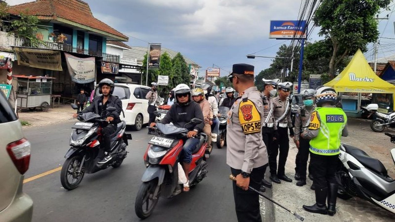 Kepolisian Resor Tasikmalaya Kota menyiapkan tim urai untuk mengatasi kemacetan arus balik Lebaran di jalur nasional wilayah Kabupaten Tasikmalaya, Jawa Barat, dengan fokus pada titik-titik rawan kemacetan seperti Gentong dan Ciawi.
