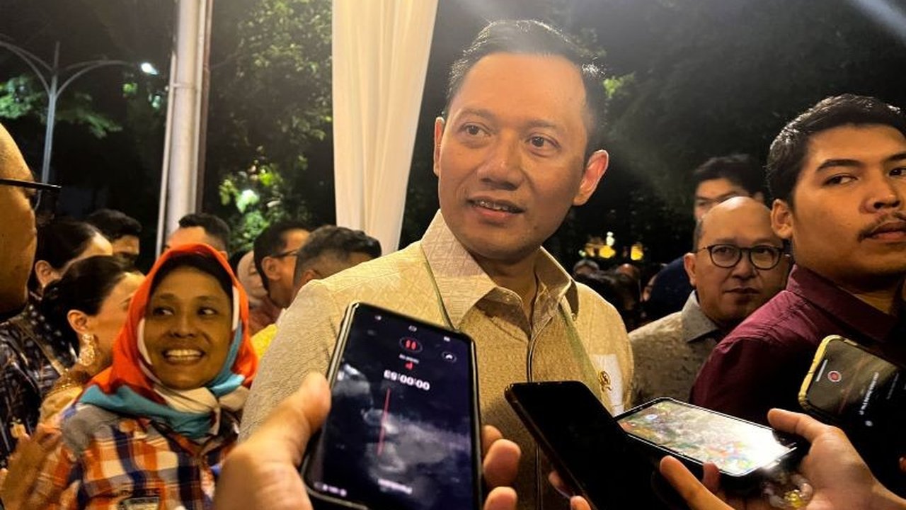 Menko Infrastruktur Agus Harimurti Yudhoyono (AHY) memastikan kesiapan pemerintah dalam menghadapi arus balik Lebaran 2025, dengan berbagai strategi untuk mencegah kemacetan dan memastikan keamanan pemudik.