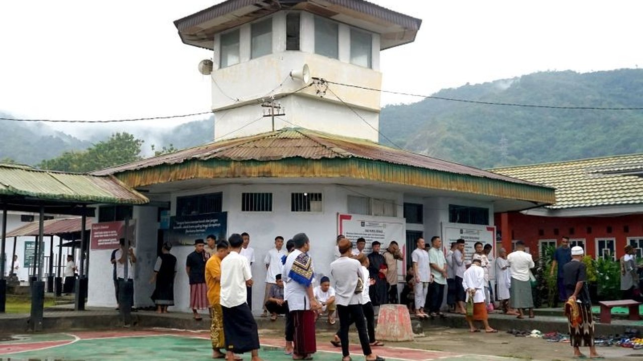 Sebanyak 317 narapidana Lapas Gorontalo menerima remisi Idul Fitri 1446 H; empat di antaranya langsung bebas, diharapkan menjadi motivasi perubahan positif.