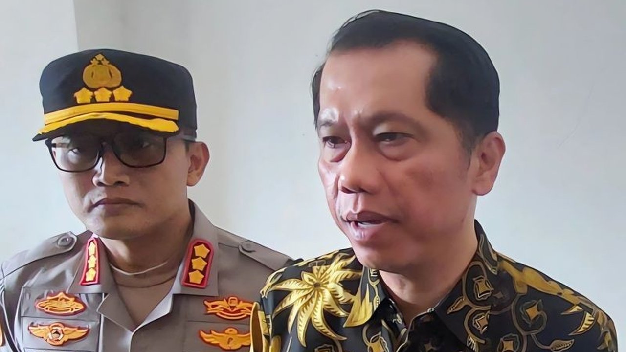 Kemenkumham Papua Barat investigasi Lapas Kelas IIB Sorong setelah tujuh narapidana kabur dengan cara membobol tembok menggunakan sendok makan; indikasi kelalaian petugas ditemukan.