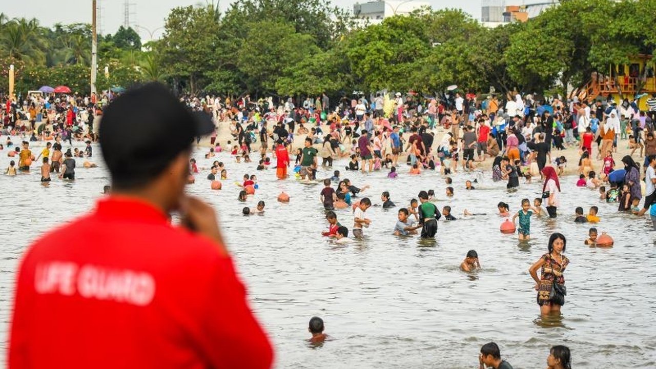 Ancol optimis akan kedatangan 660 ribu pengunjung selama libur Lebaran 1446 H, dengan peningkatan signifikan di hari kedua Lebaran.