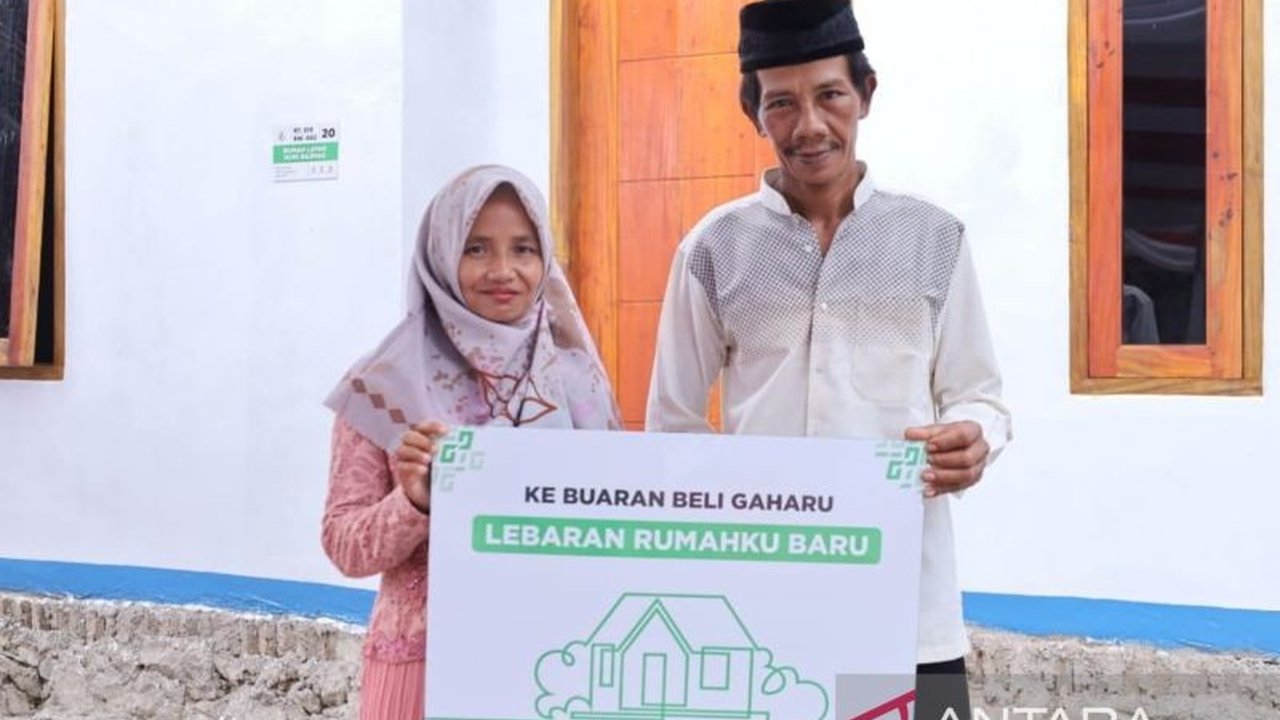 Program Rumah Layak Huni Baznas memberikan renovasi rumah kepada keluarga Amin di Lebak, Banten, sehingga mereka dapat merayakan Idul Fitri dengan nyaman di rumah yang layak huni.