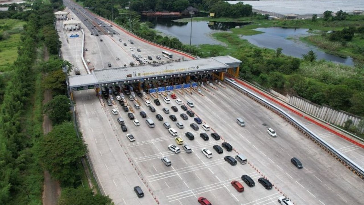 PT Jasa Marga mencatat lonjakan kendaraan meninggalkan Jabotabek selama periode Lebaran 2025, dengan peningkatan signifikan menuju arah timur (Trans Jawa dan Bandung).