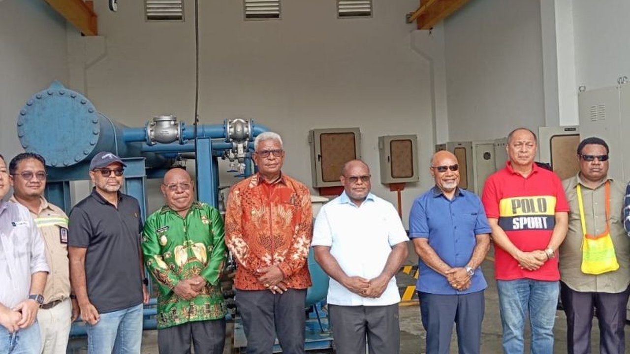 Pemerintah Kabupaten Mimika dan PTFI berkolaborasi untuk memastikan seluruh warga memiliki akses air bersih dalam 100 hari kerja, melalui uji coba WTP Kuala Kencana yang menjangkau ribuan rumah.