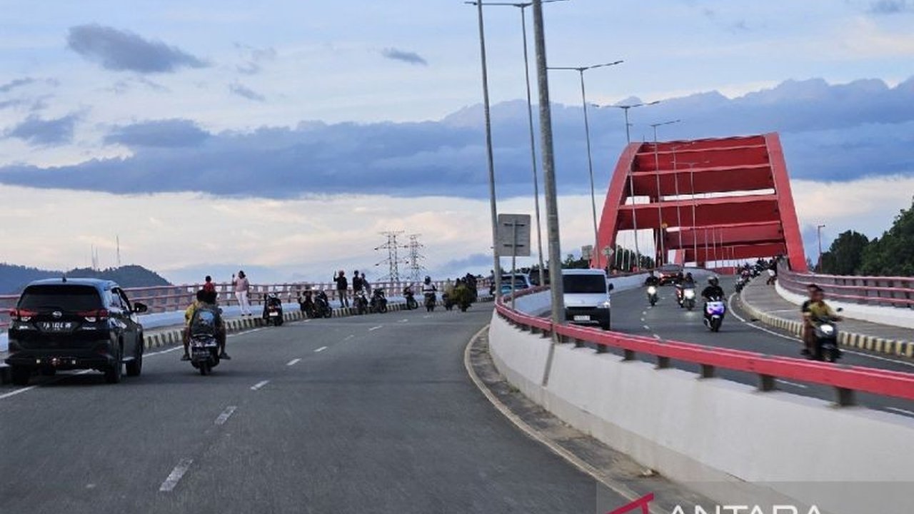 Wali Kota Jayapura imbau warga waspada dampak curah hujan tinggi usai Lebaran 2025, terutama di daerah rawan banjir dan longsor, seiring meningkatnya risiko bencana hidrometeorologi di Papua.