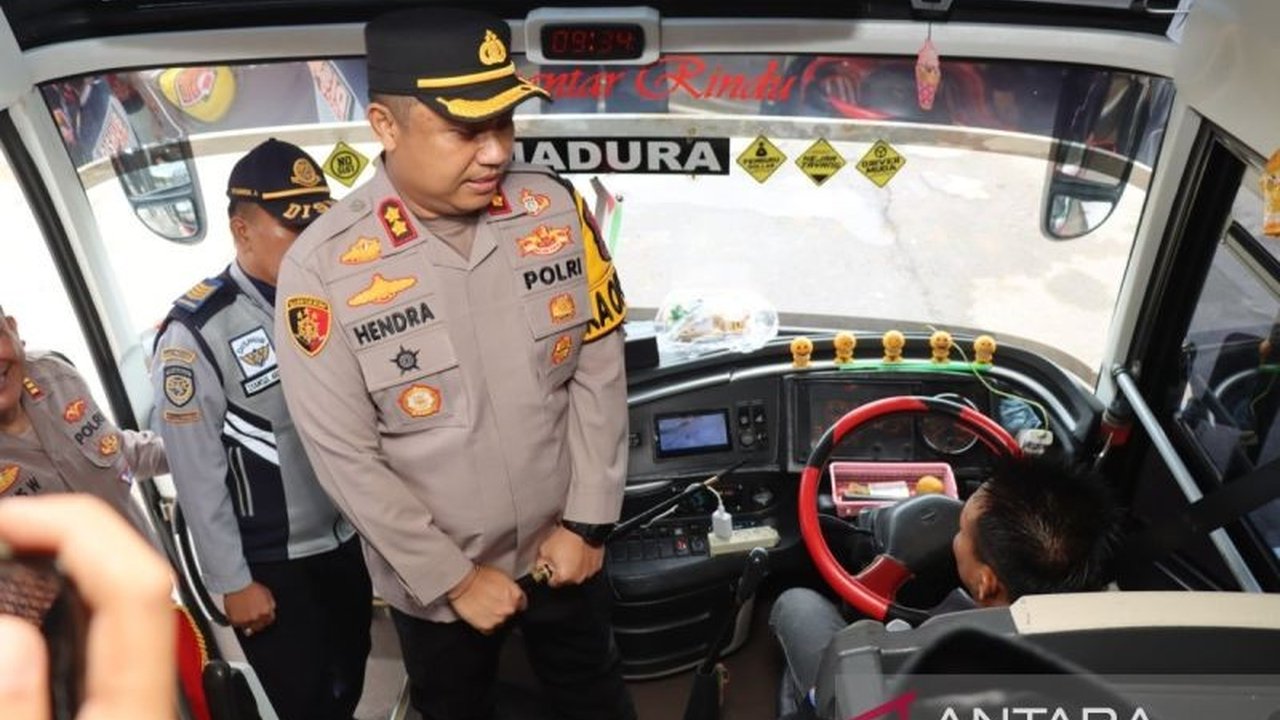 Polres Pamekasan menyediakan fasilitas pemeriksaan kesehatan gratis dan tempat istirahat bagi pemudik Lebaran 2025 untuk memastikan perjalanan yang aman dan nyaman.
