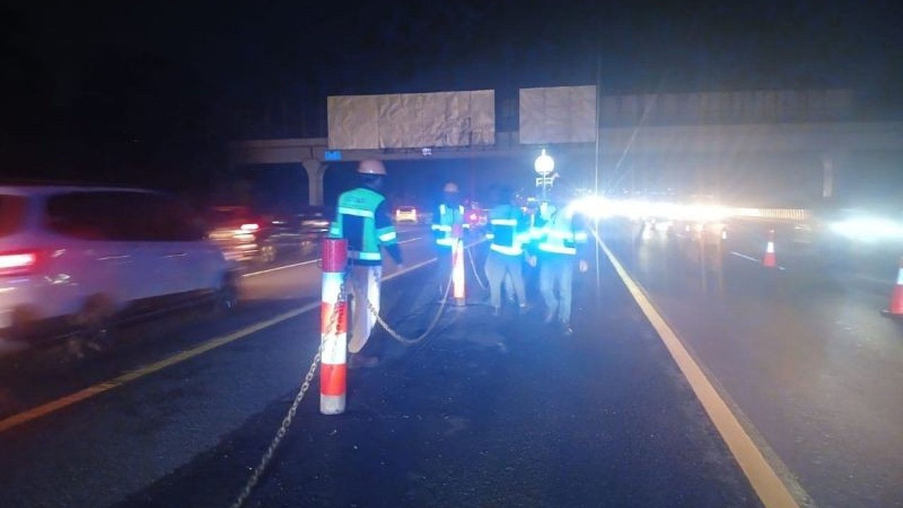 Contraflow Tol Japek Dihentikan, Arus Lalu Lintas Normal Kembali