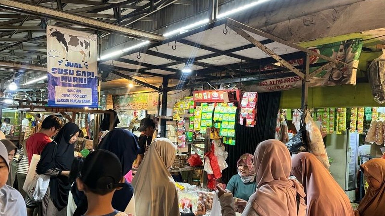 Masyarakat di Pasar Ciputat merasakan kenaikan harga sembako pada Lebaran 2025 lebih rendah dibandingkan tahun sebelumnya, meskipun cabai tetap menjadi komoditas dengan harga tinggi.