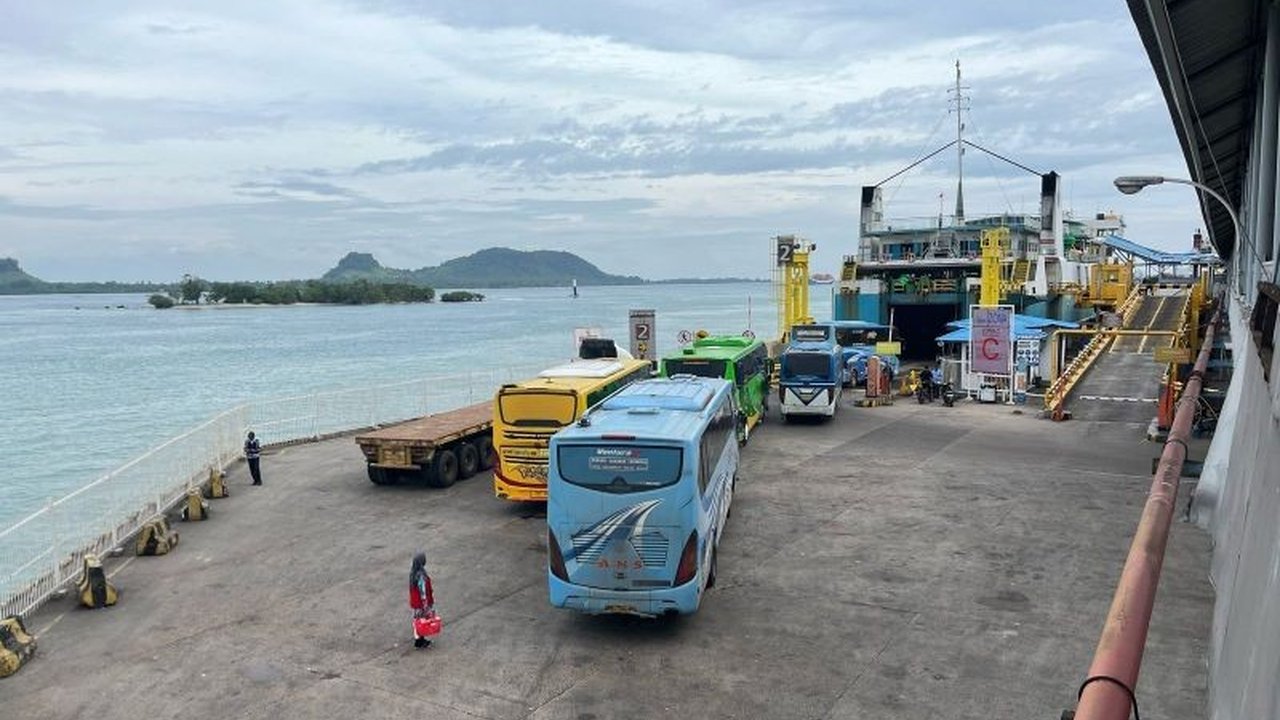 PT ASDP cabang Bakauheni menyiapkan dua dermaga khusus sepeda motor dan skema Tiba Bongkar Berangkat (TBB) serta kapal tambahan untuk kelancaran arus mudik Lebaran.