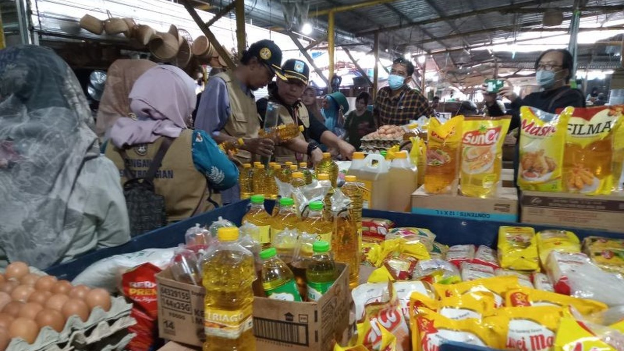 Harga kebutuhan pokok di Mataram mulai stabil usai Lebaran 2025, namun diperkirakan akan kembali naik menjelang Lebaran Ketupat.