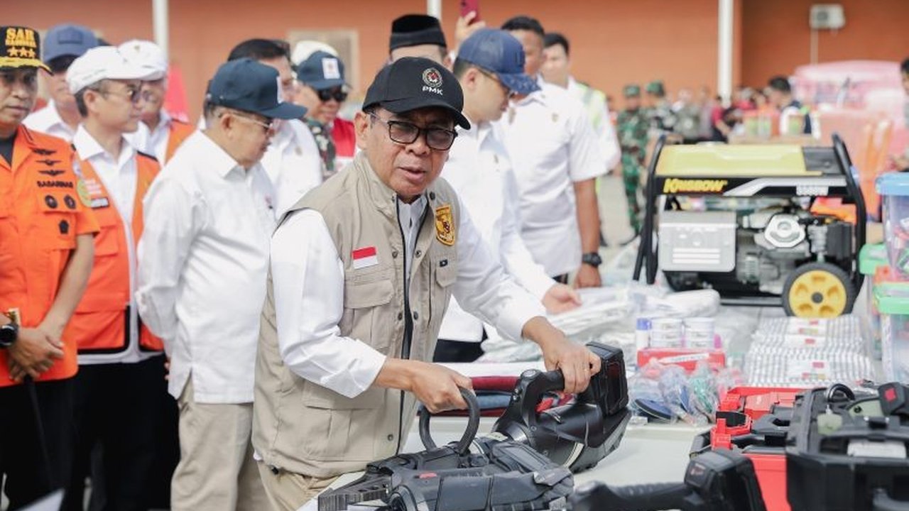 Indonesia mengirimkan bantuan kemanusiaan tahap ketiga untuk korban gempa bumi di Myanmar sebagai bentuk solidaritas ASEAN dan kepemimpinan Indonesia dalam penanggulangan bencana regional.