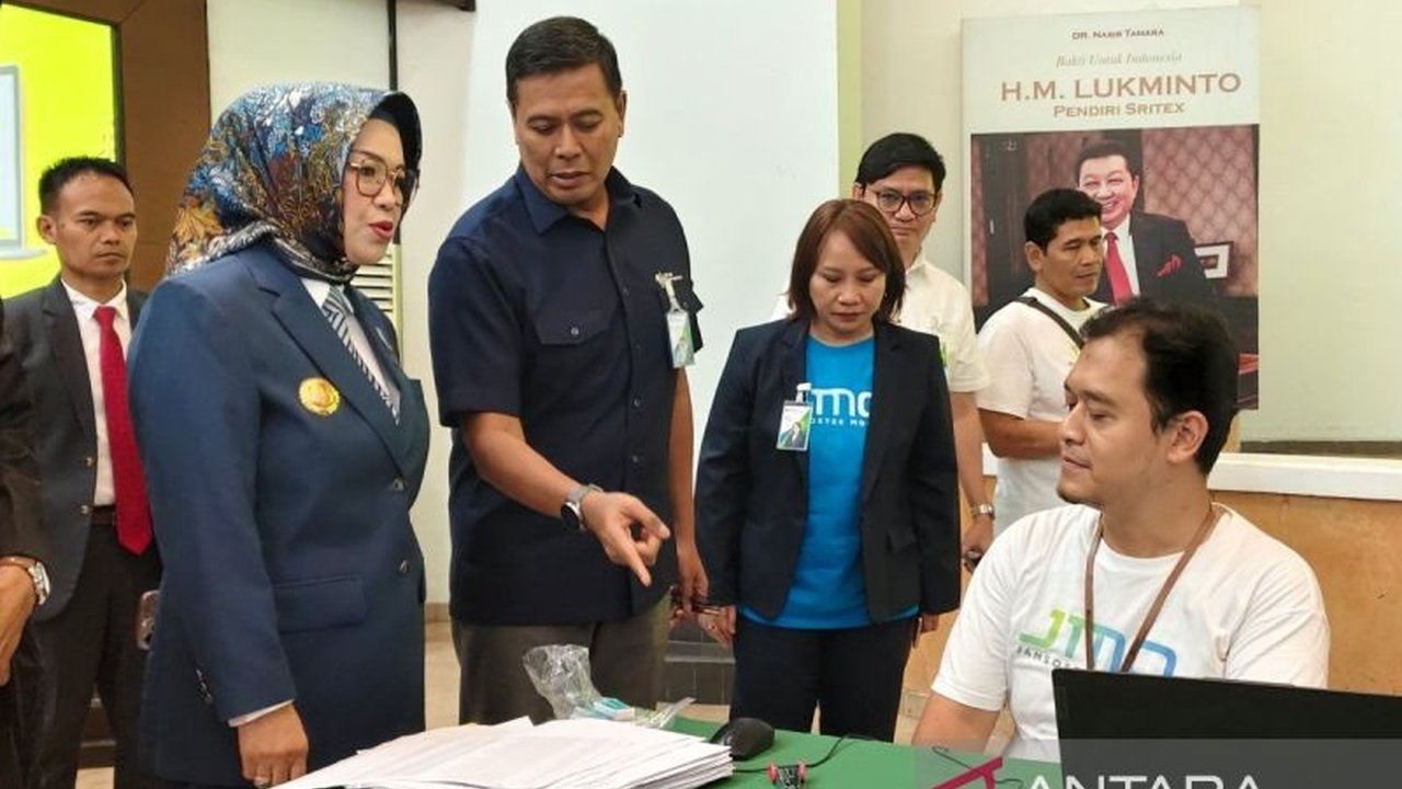 Pemerintah Provinsi Jawa Tengah menyatakan dana JHT dari BPJS Ketenagakerjaan bermanfaat bagi mantan karyawan Sritex yang terkena PHK, membantu mereka memulai usaha baru dan meringankan beban ekonomi.