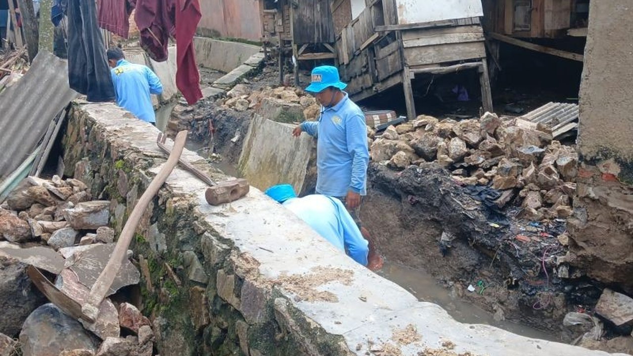 Pemerintah Kota Bandarlampung bergerak cepat memperbaiki talud dan tembok jebol di Campang Jaya yang menyebabkan banjir, menindaklanjuti instruksi langsung dari Wali Kota Eva Dwiana.