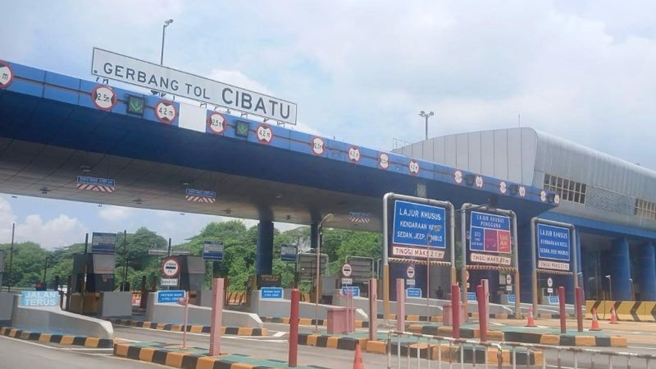 Delapan Titik Transaksi di GT Cibatu Layani Arus Balik Lebaran 2025