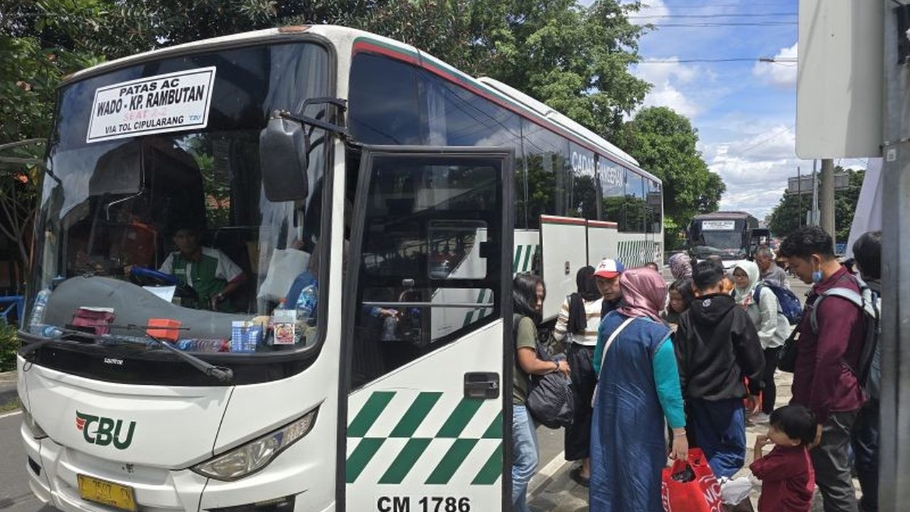 Arus Balik Lebaran 2025 Mulai Ramai di Terminal Kampung Rambutan
