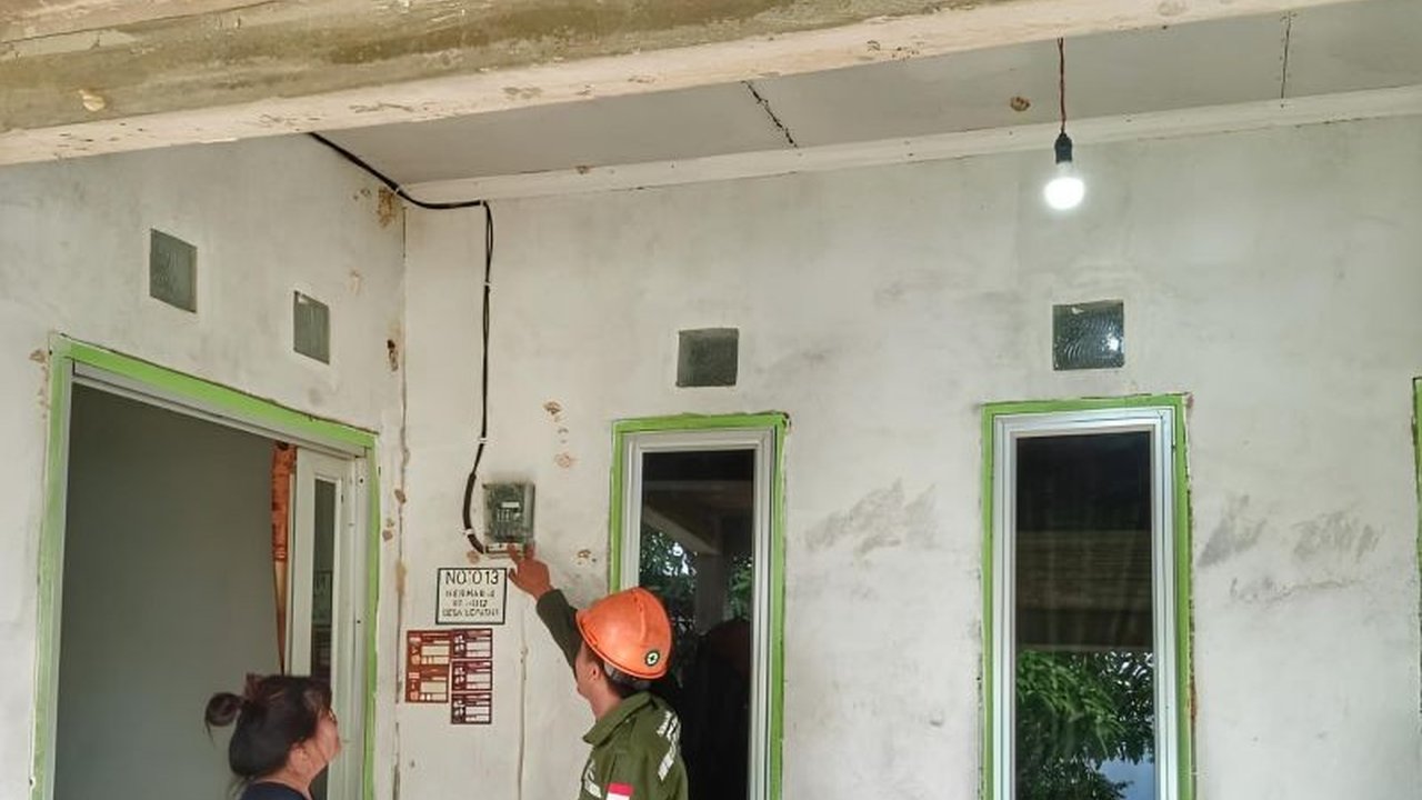 PLN UID Kaltimra berhasil menyalurkan listrik ke sembilan desa di Kaltim dan Kaltara, membawa kebahagiaan bagi warga yang kini dapat menikmati penerangan dan aktivitas lebih produktif.