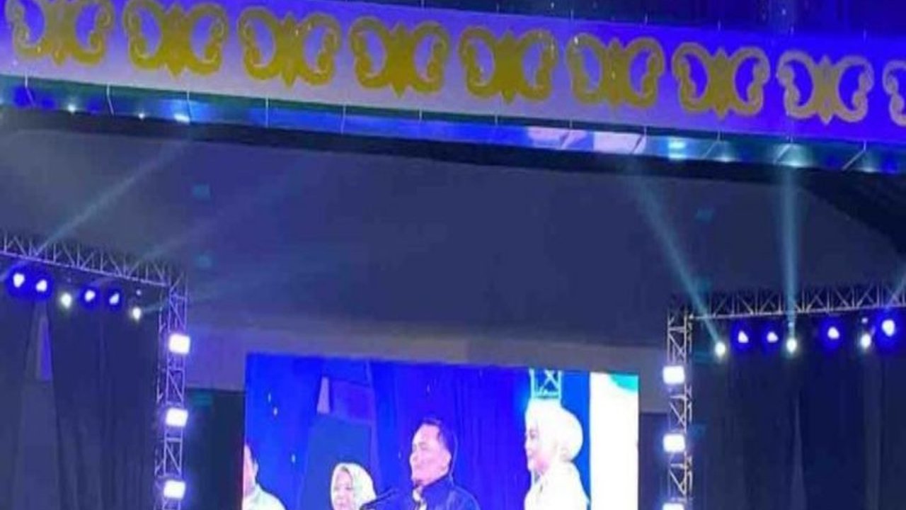 Gubernur Kalteng, Agustiar Sabran, mengajak masyarakat Kotawaringin Barat untuk menjaga persatuan dan kebersamaan usai Pilkada, membangun daerah bersama-sama.