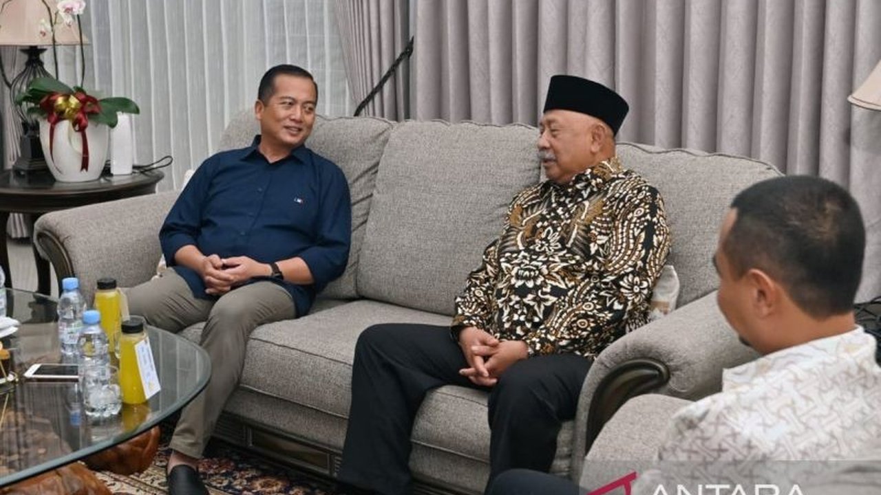 Gubernur NTB, Lalu Muhamad Iqbal, bertemu Dubes RI untuk UEA, Husen Bagis, membahas peluang investasi di sektor pertanian, peternakan, pertambangan, dan pengembangan Balai Latihan Kerja (BLK) serta peluang kerja bagi tenaga kesehatan Indonesia di UEA.