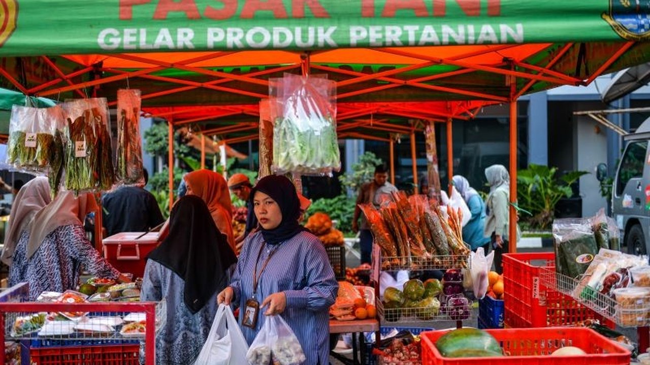 Peningkatan konsumsi masyarakat selama libur Lebaran 2025 diprediksi akan mendorong pertumbuhan ekonomi domestik Indonesia secara progresif, terutama pada kuartal II.