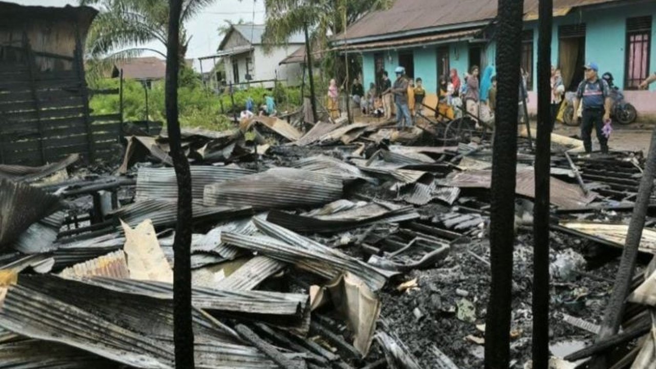 Antisipasi kebakaran di Palangka Raya meningkat selama libur Lebaran setelah insiden tiga rumah terbakar di Jalan Sakan, menyebabkan kerugian hingga Rp700 juta.