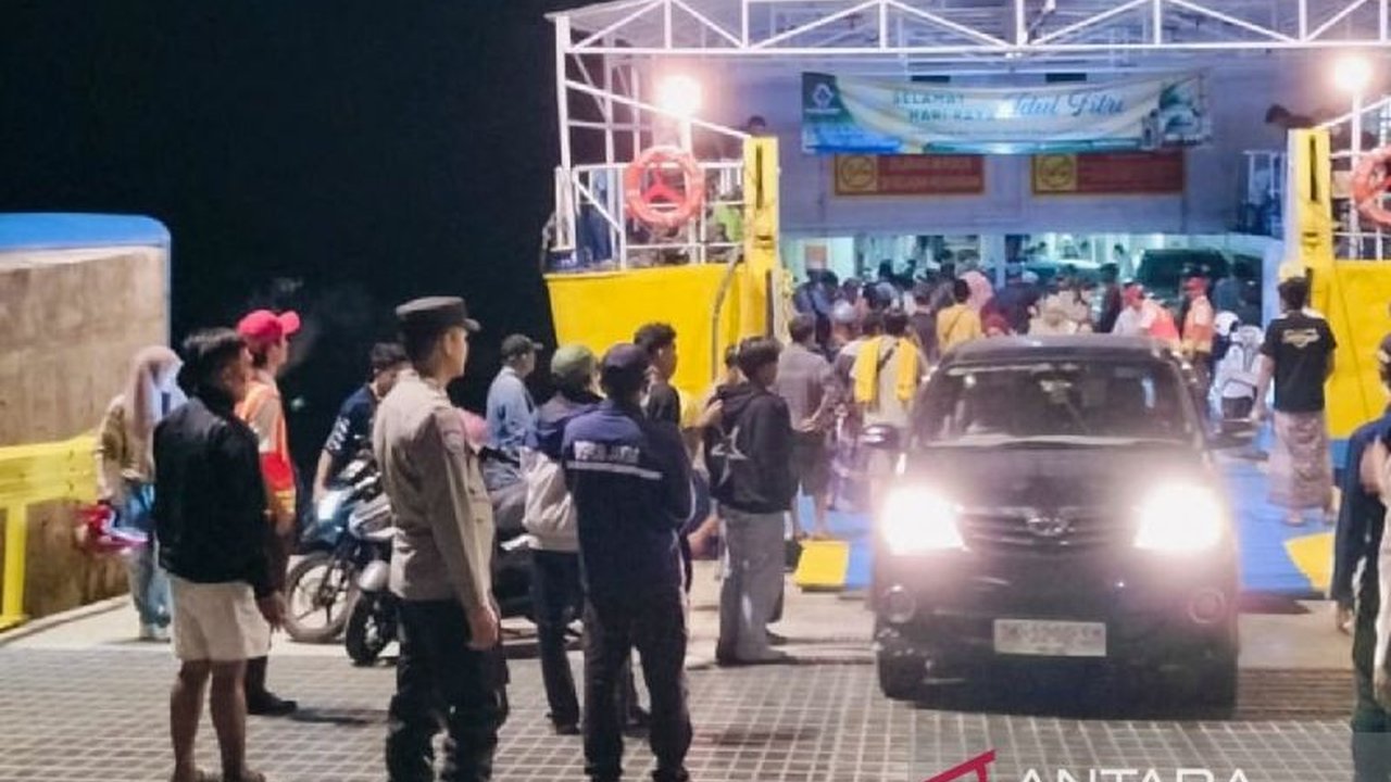 Peningkatan signifikan arus balik penyeberangan Situbondo-Madura terjadi pada H+2 Lebaran, didominasi warga Pulau Raas yang kembali bekerja ke Bali, menghindari kepadatan di Ketapang-Gilimanuk.