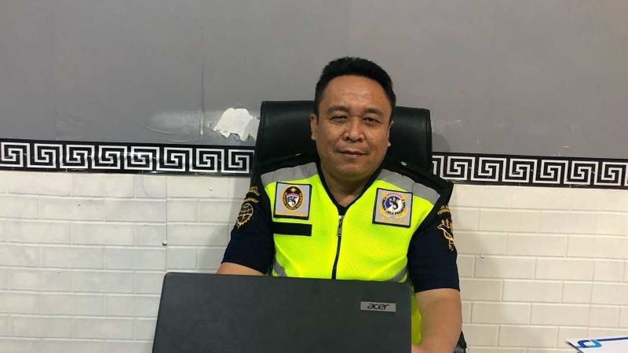 KSOP Ambon mencatat lonjakan penumpang arus balik Lebaran melalui jalur laut pada H+2, mencapai 3.381 orang dengan peningkatan signifikan di Pelabuhan Ambon.