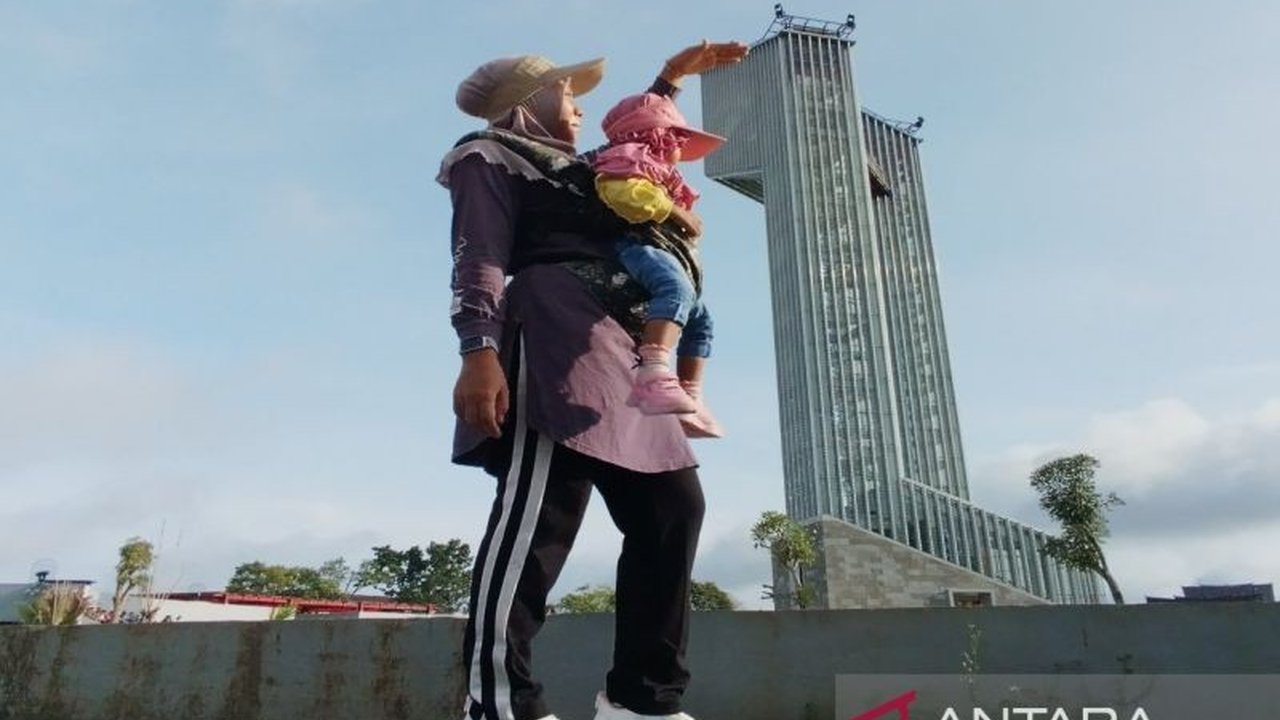 Pemerintah Kota Palangka Raya meningkatkan pengawasan objek wisata selama libur Lebaran 2025 untuk memastikan keamanan dan kenyamanan pengunjung, termasuk menyediakan fasilitas dan petugas keamanan.