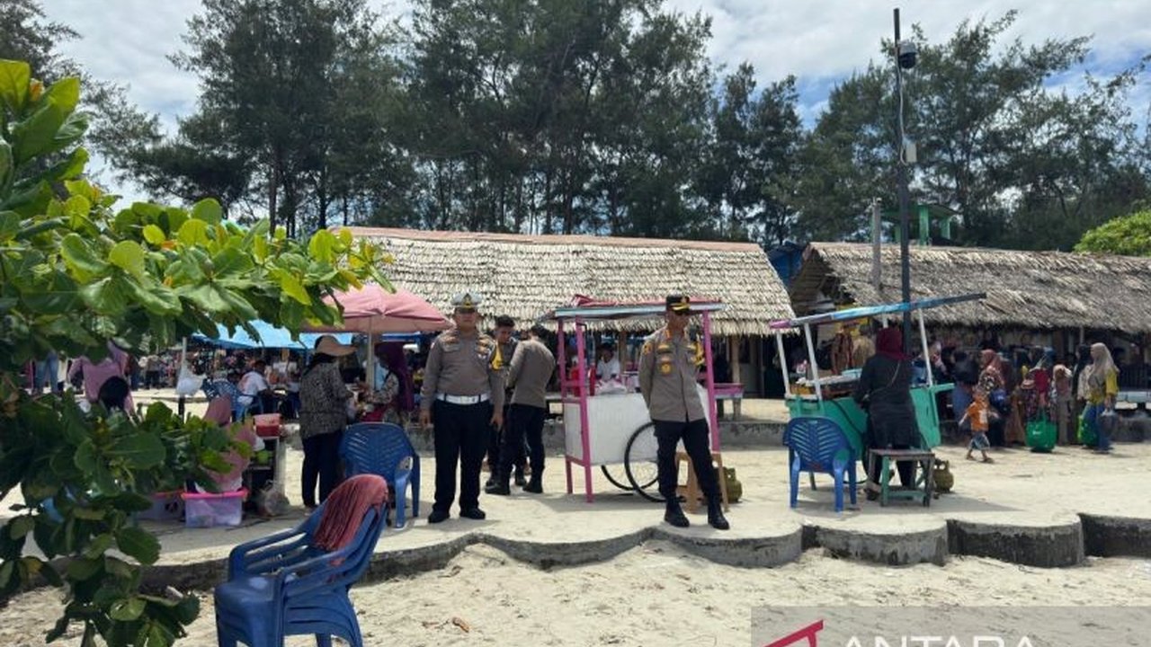 Polresta Bengkulu mengimbau wisatawan untuk waspada pencurian di Pantai Panjang dan objek wisata lainnya selama libur Idul Fitri, serta mengingatkan bahaya berenang di pantai.