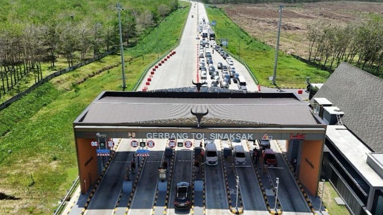 Lonjakan signifikan lalu lintas di Tol Trans Sumatera pada 3 April 2025 mencapai 173.571 kendaraan, meningkat drastis dibandingkan hari normal.