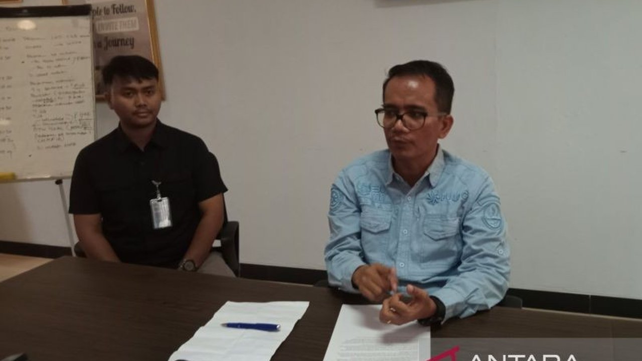 Bulog Cirebon memasang target ambisius untuk menyerap 5.000 ton jagung dari petani lokal pada tahun 2025, guna mendukung ketahanan pangan nasional.