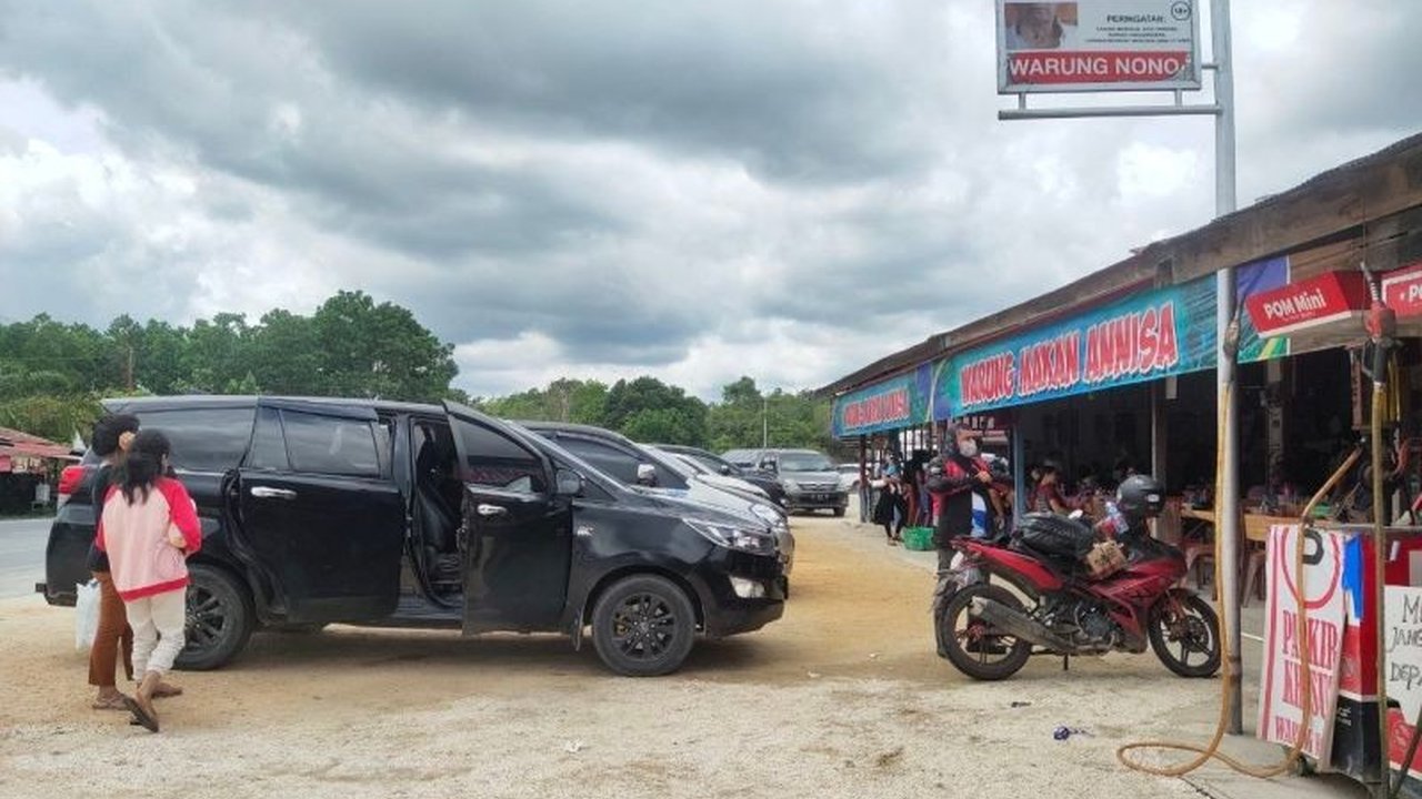 Arus balik Lebaran di jalur Trans Kalimantan Palangka Raya-Barito Timur meningkat signifikan, dengan peningkatan pendapatan pedagang hingga empat kali lipat.