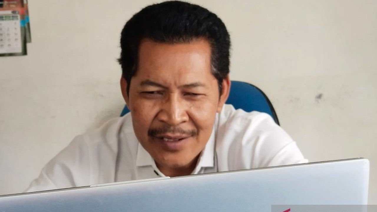 Pemkab Mukomuko, Bengkulu, memaksimalkan peran konsultan pengawas proyek pemerintah untuk mengimbangi pengurangan anggaran perjalanan dinas pengawasan, tetap memastikan proyek berjalan lancar dan memanfaatkan dana Pokir untuk pengelolaan sampah.