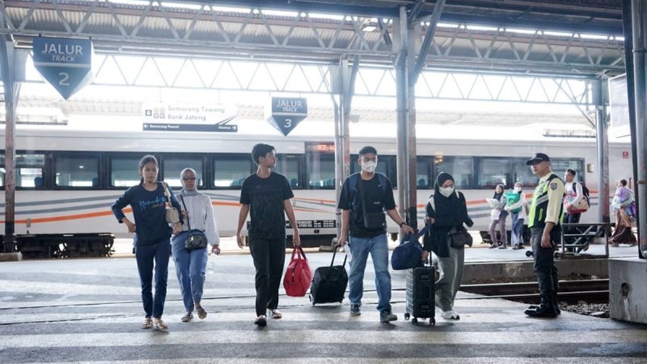 PT KAI Daop 4 Semarang mencatat rata-rata 31.613 penumpang berangkat per hari selama arus balik Lebaran 2025, dengan puncak arus balik diperkirakan pada 6 April mendatang.