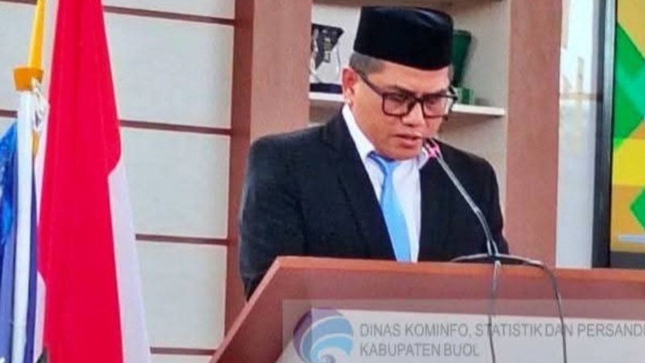 Pemerintah Kabupaten Buol memastikan pengangkatan Pegawai Pemerintah dengan Perjanjian Kerja (PPPK) tahap pertama akan selesai pada Mei 2024, sebagai upaya peningkatan kesejahteraan tenaga honorer dan pelayanan publik.
