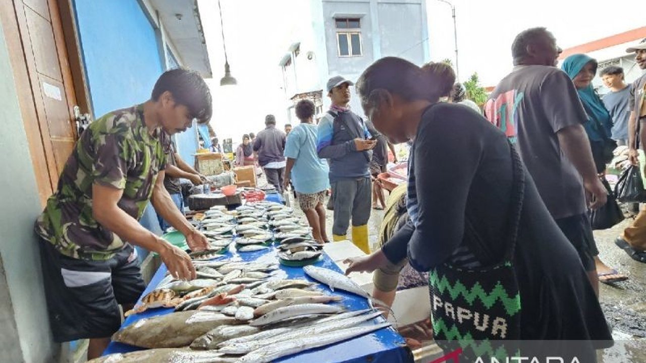 Dinas Kelautan dan Perikanan Provinsi Papua berharap Pemerintah Daerah membantu pengembangan tiga Pangkalan Pendaratan Ikan (PPI) di Jayapura, Depapre, dan Biak Numfor untuk meningkatkan perekonomian nelayan.