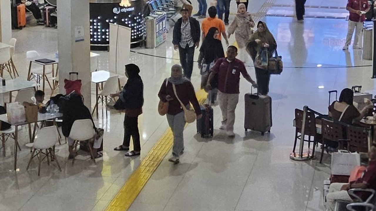 Stasiun Gambir mencatat Yogyakarta, Surabaya, dan Kutoarjo sebagai tujuan favorit arus balik Lebaran 2025, dengan puluhan ribu penumpang yang menggunakan kereta api dari Jakarta.