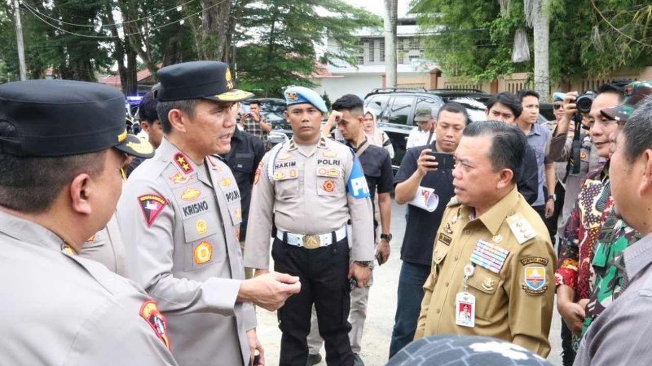 Polres Bungo memasang 21 kamera CCTV di TPS untuk mengamankan Pemungutan Suara Ulang (PSU) dan memastikan proses berjalan lancar serta netral.