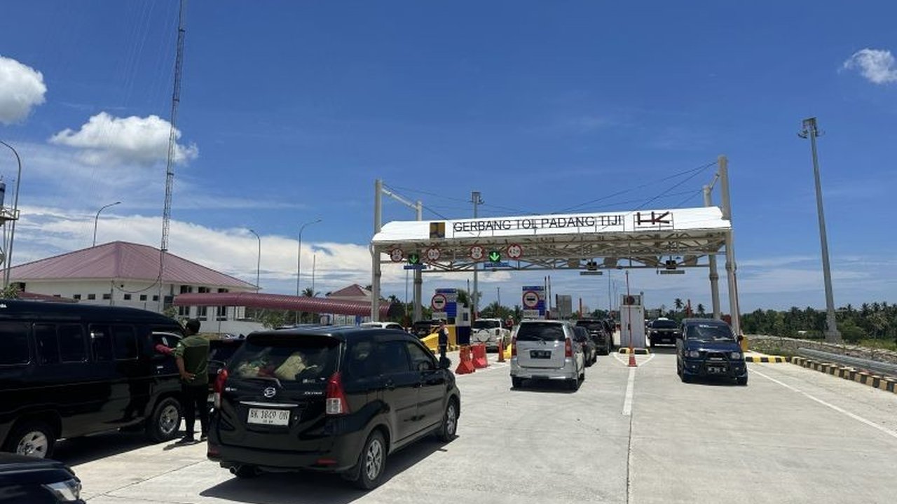 Jalan Tol Sigli-Banda Aceh (Sibanceh) mengalami lonjakan pengguna hingga 141 persen selama periode mudik Lebaran 2024, dengan Gerbang Tol Padang Tiji menjadi yang tersibuk.