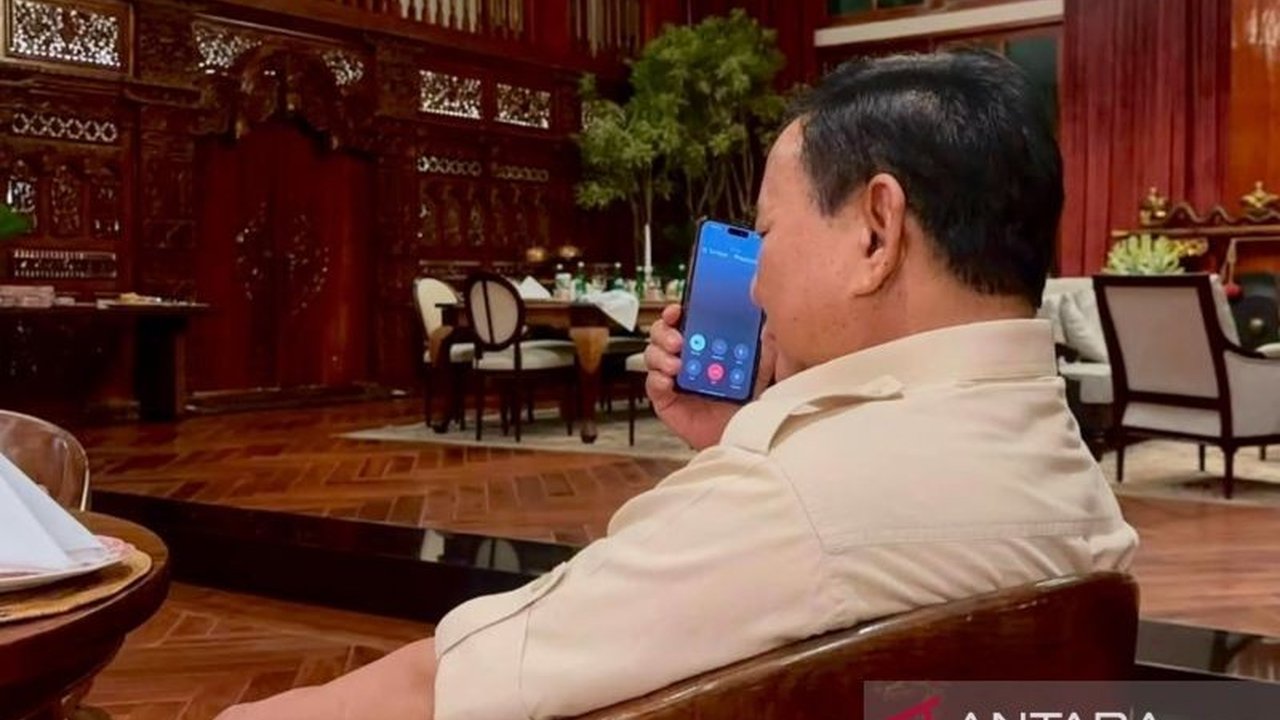 Presiden Prabowo Subianto melakukan komunikasi bilateral dengan sejumlah pemimpin negara sahabat, seperti Presiden Turki Erdogan dan PM Malaysia Anwar Ibrahim, untuk saling bertukar ucapan selamat Idul Fitri 1446 H.