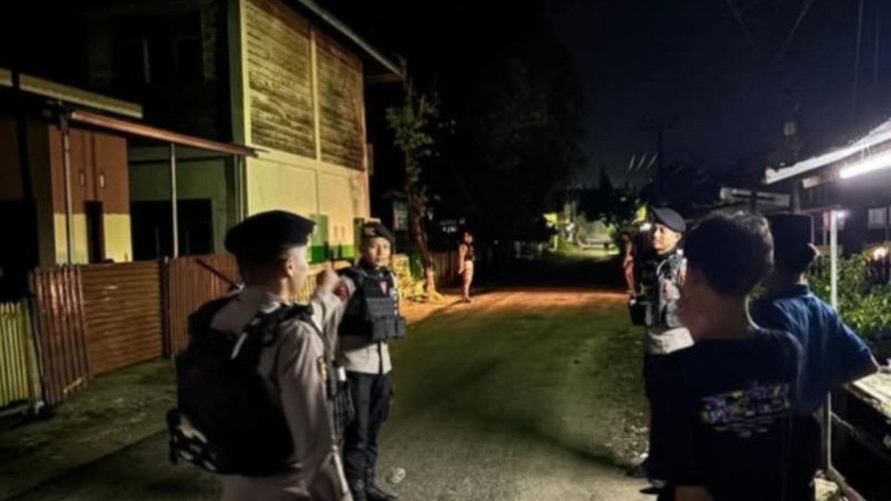 Polres Majene gencar melakukan patroli rumah kosong selama periode mudik Lebaran untuk mencegah tindak kriminal dan memastikan keamanan warga yang meninggalkan rumah.