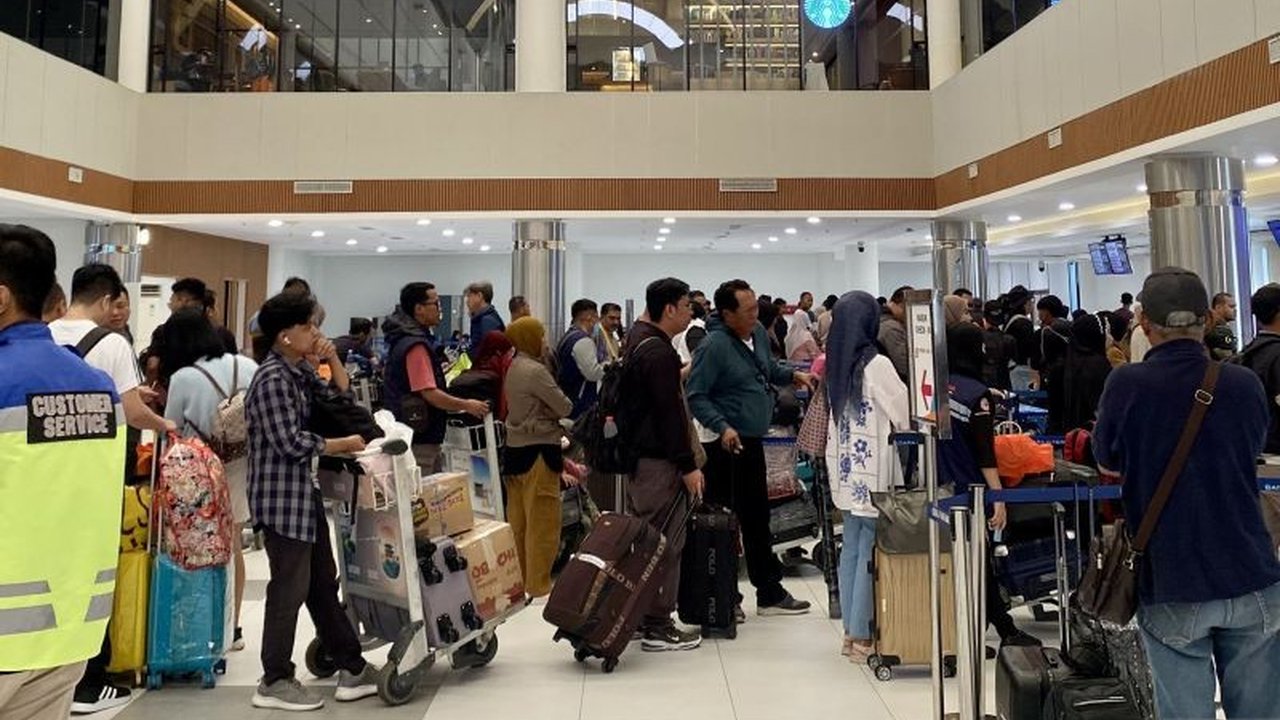 Bandara Hang Nadim Batam siapkan tambahan penerbangan untuk kelancaran arus balik Lebaran 2025, dengan puncak arus balik diperkirakan terjadi pada 6 April mendatang.