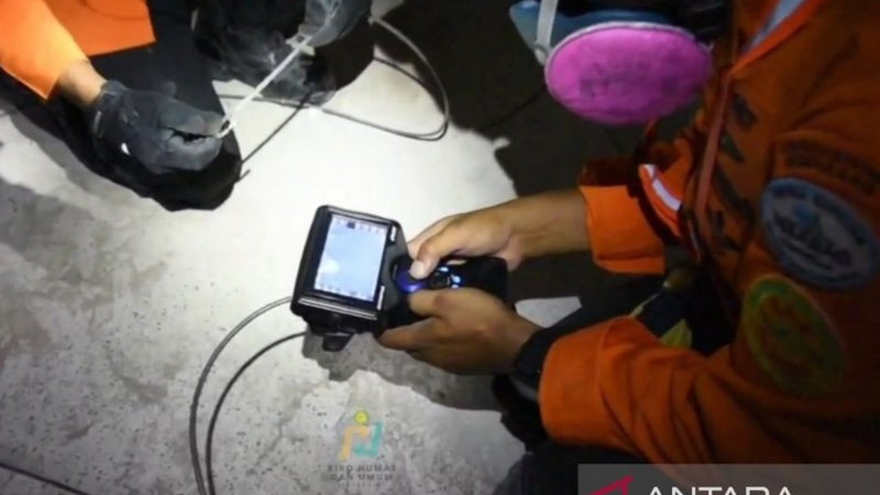 Tim INASAR menggunakan anjing pelacak K9 dan teknologi kamera beresolusi tinggi dalam operasi pencarian dan pertolongan korban gempa di Myanmar, meskipun hingga hari kelima belum menemukan korban.