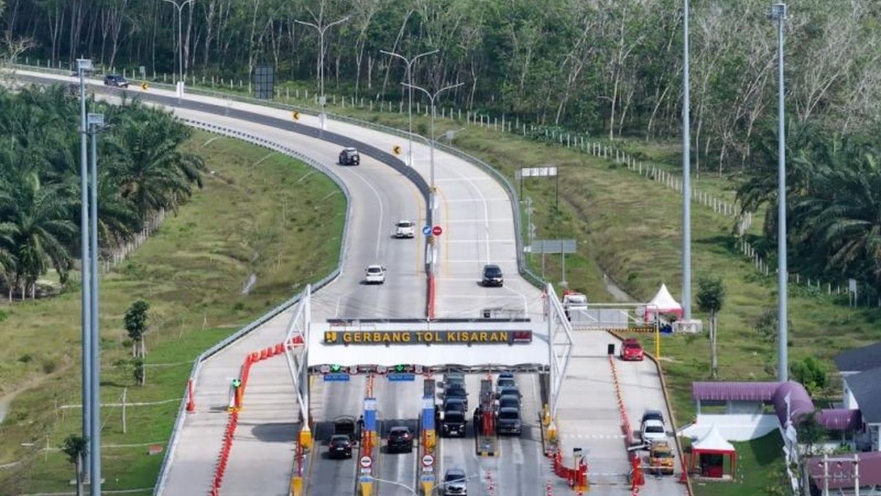 Lonjakan signifikan lalu lintas di Tol Trans Sumatera pada H+3 Lebaran 2025 mencapai 162.374 kendaraan, meningkat drastis dibandingkan hari biasa.