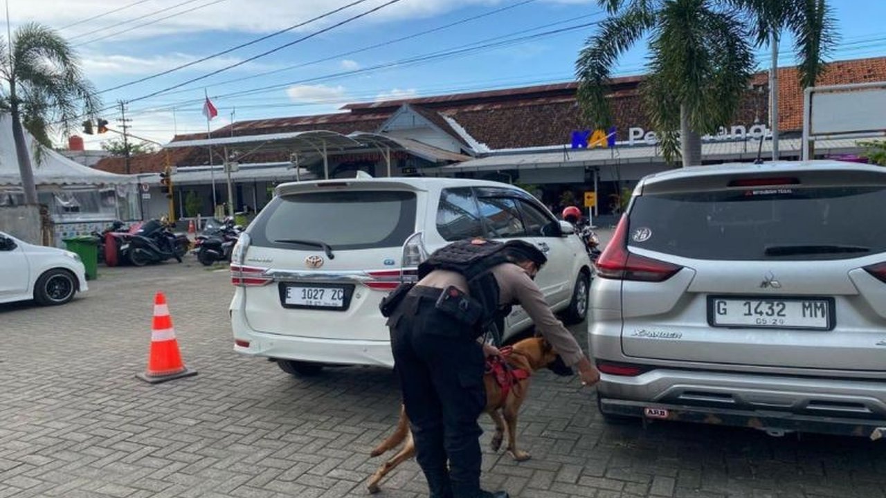 Polres Pemalang Sterilisasi Stasiun dan Terminal, Libatkan Anjing K-9 untuk Keamanan Pemudik