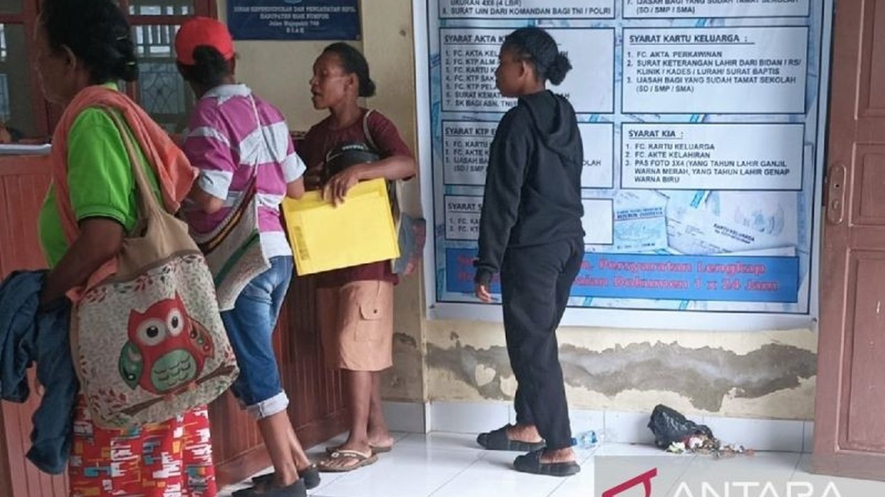 Dinas Dukcapil Biak Numfor telah menyelesaikan pendataan Orang Asli Papua (OAP) sebanyak 120.894 jiwa, melengkapi data kependudukan untuk pembangunan daerah.