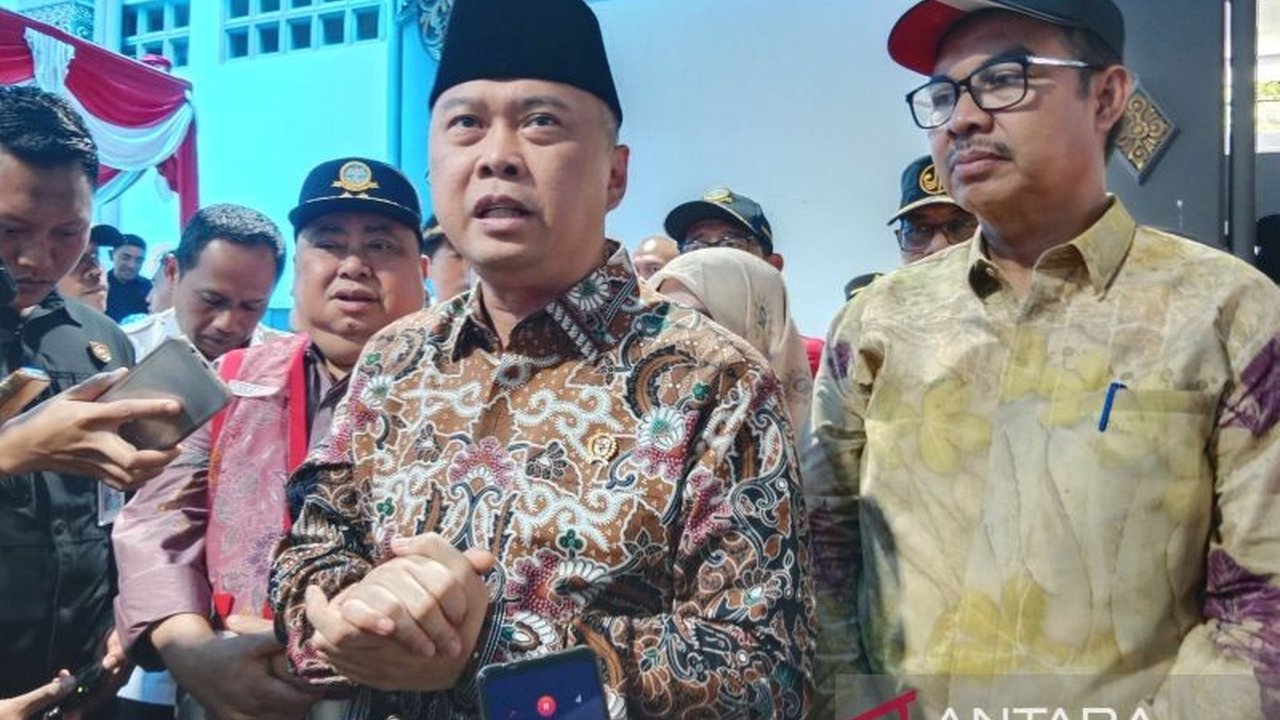 Menhub Dudy Purwagandhi mendukung perpanjangan kebijakan WFA bagi ASN hingga 8 April 2025 untuk mengurangi kepadatan arus balik Lebaran, memberikan ruang bagi pemudik untuk kembali ke kota asal secara bertahap.