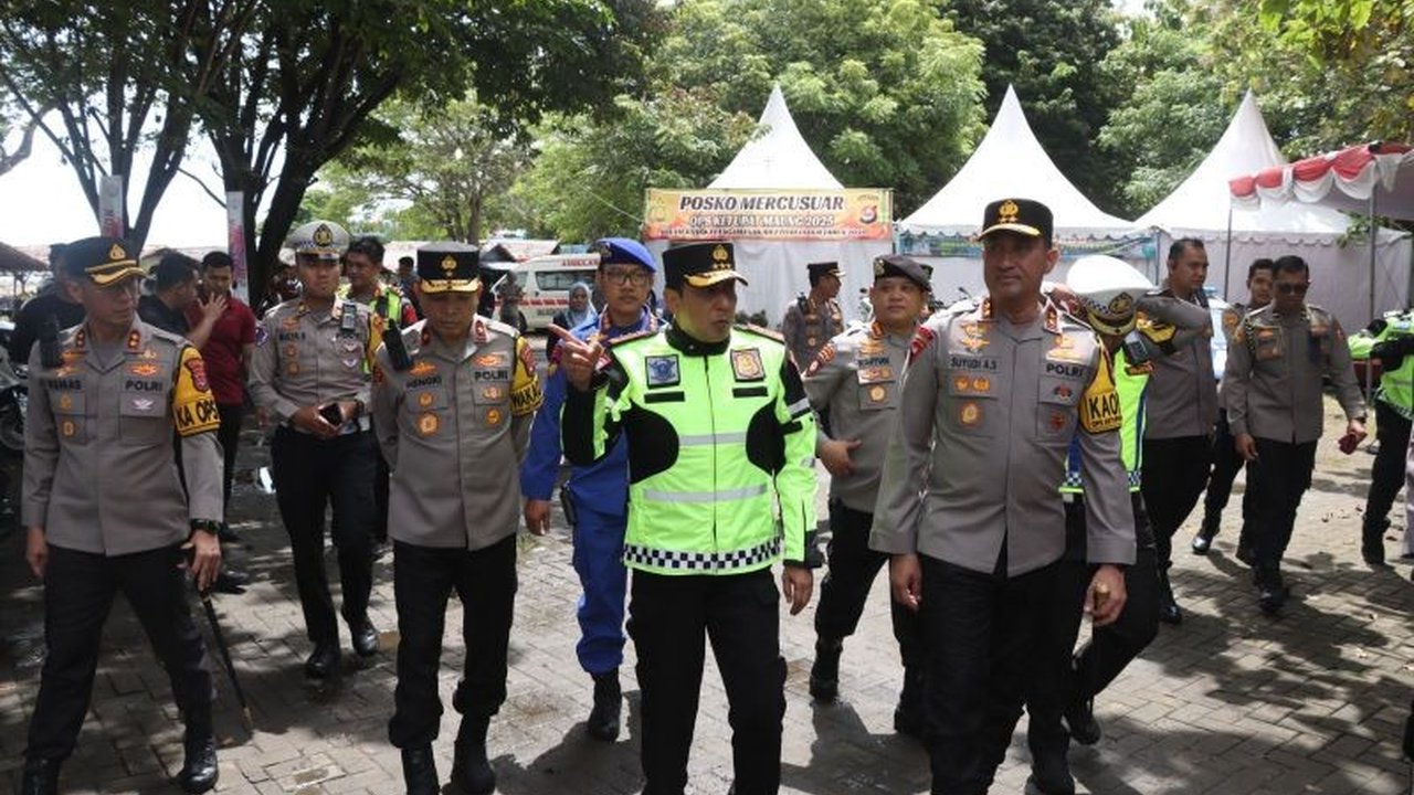 Wakapolri Komjen Pol Ahmad Dofiri meninjau langsung objek wisata Anyer untuk memastikan kesiapan pengamanan dan kenyamanan wisatawan, khususnya menjelang libur panjang.