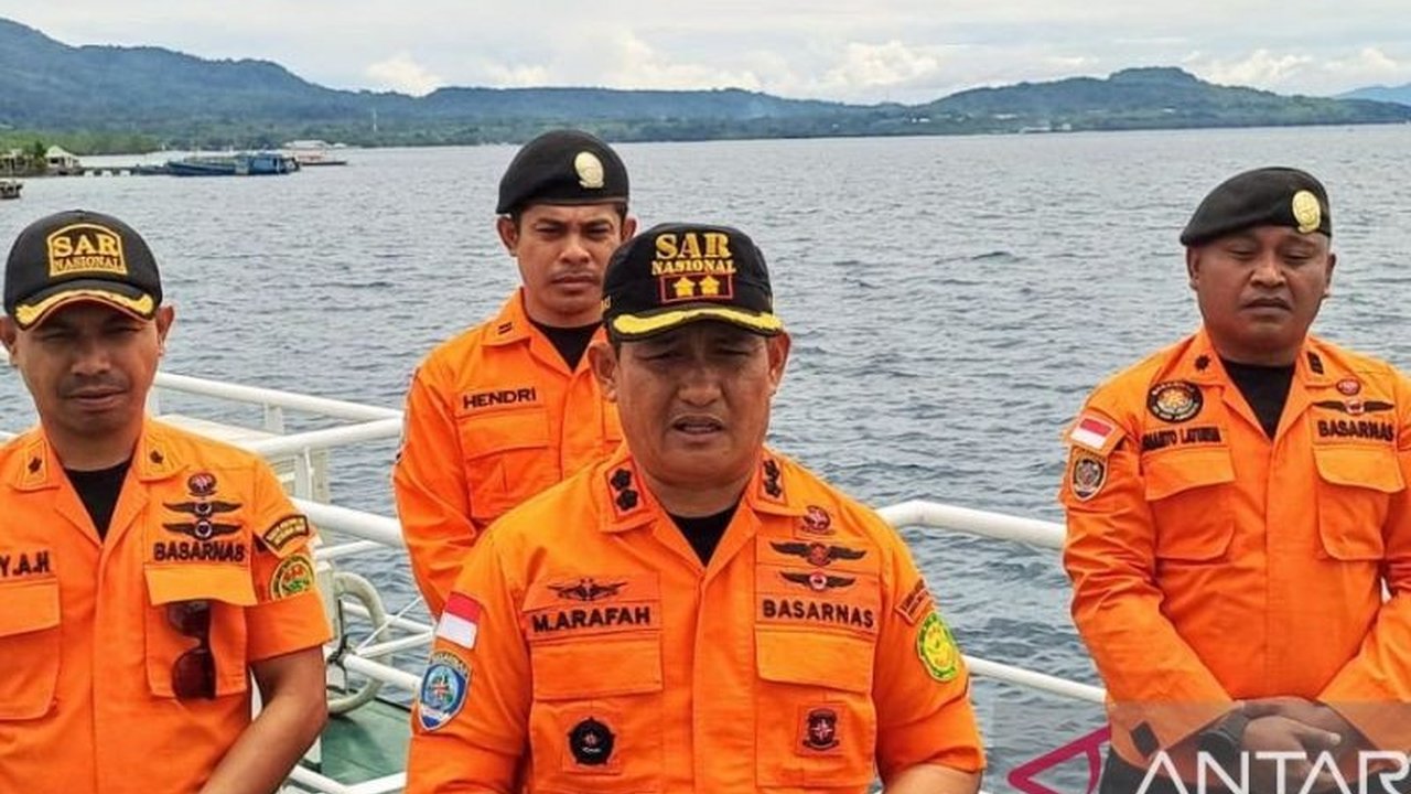 Basarnas Ambon melakukan patroli di berbagai tempat wisata selama libur panjang Idul Fitri untuk mencegah kecelakaan dan memastikan keselamatan pengunjung, dengan fokus pada Pantai Liang yang ramai dikunjungi.