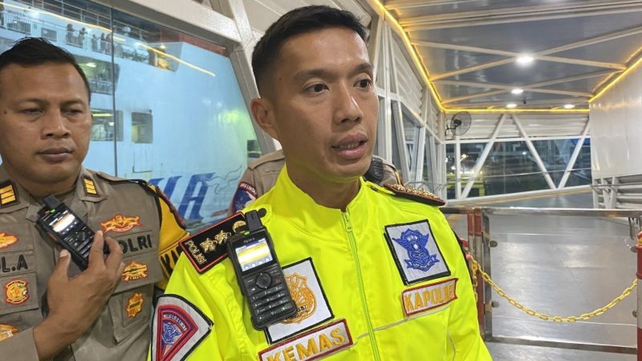 Pelabuhan Merak bersiap menerima limpahan kepadatan pemudik dari Bakauheni dengan menerapkan sistem TBB dan membuka Pelabuhan Ciwandan, guna mengurai kemacetan arus balik Lebaran 2025.